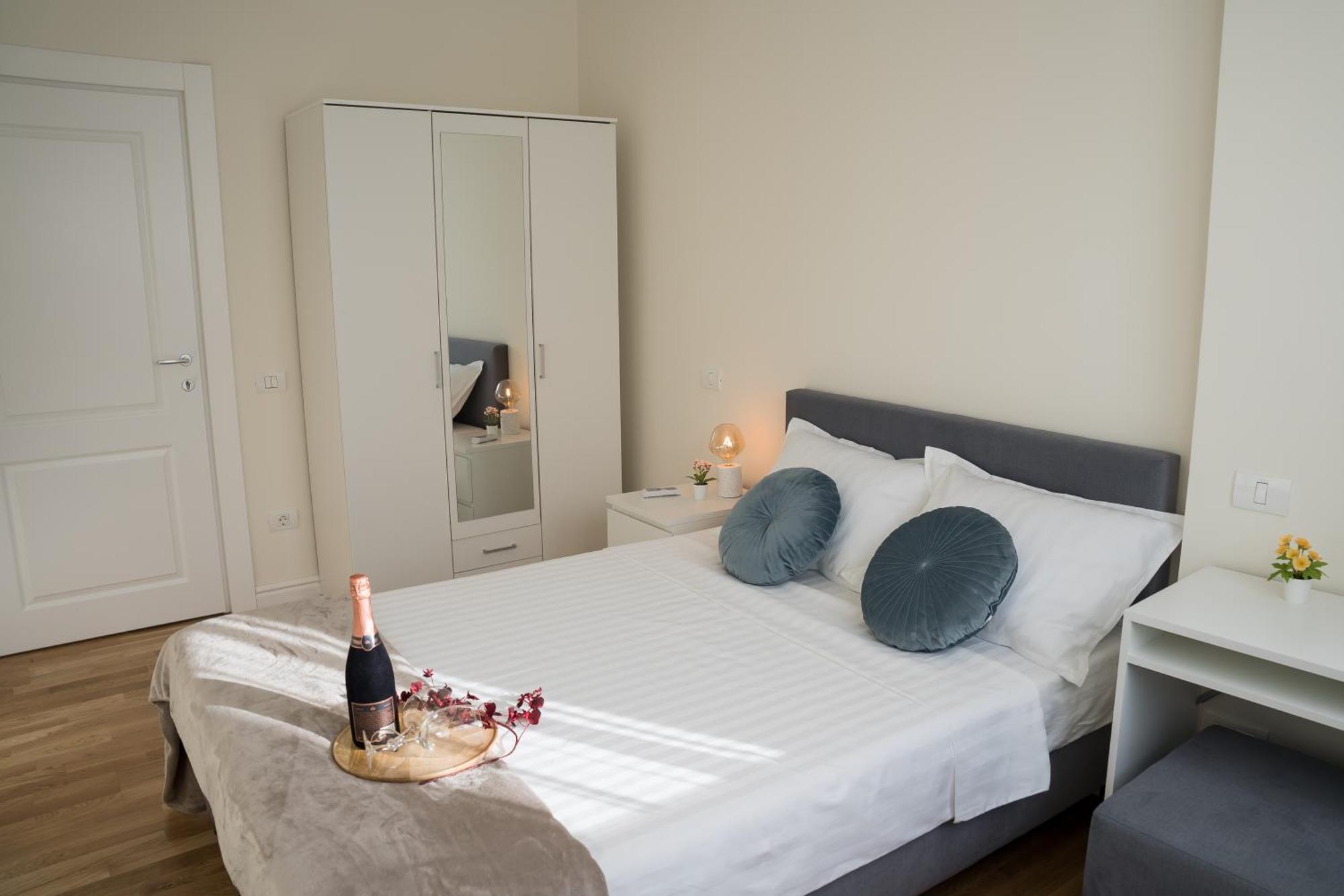 Azaleea Apartments บูคาเรสต์ ภายนอก รูปภาพ